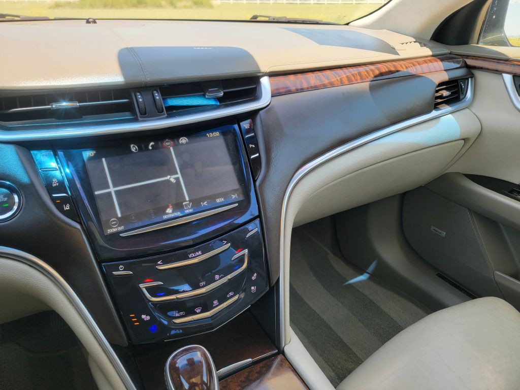 2013 Cadillac XTS Image 19