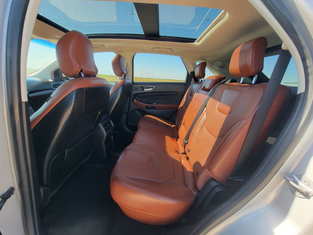 2019 Ford Edge Image 9