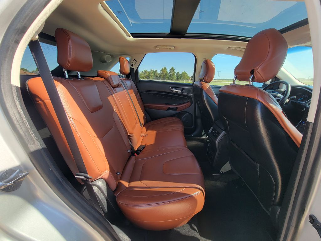 2019 Ford Edge Image 12