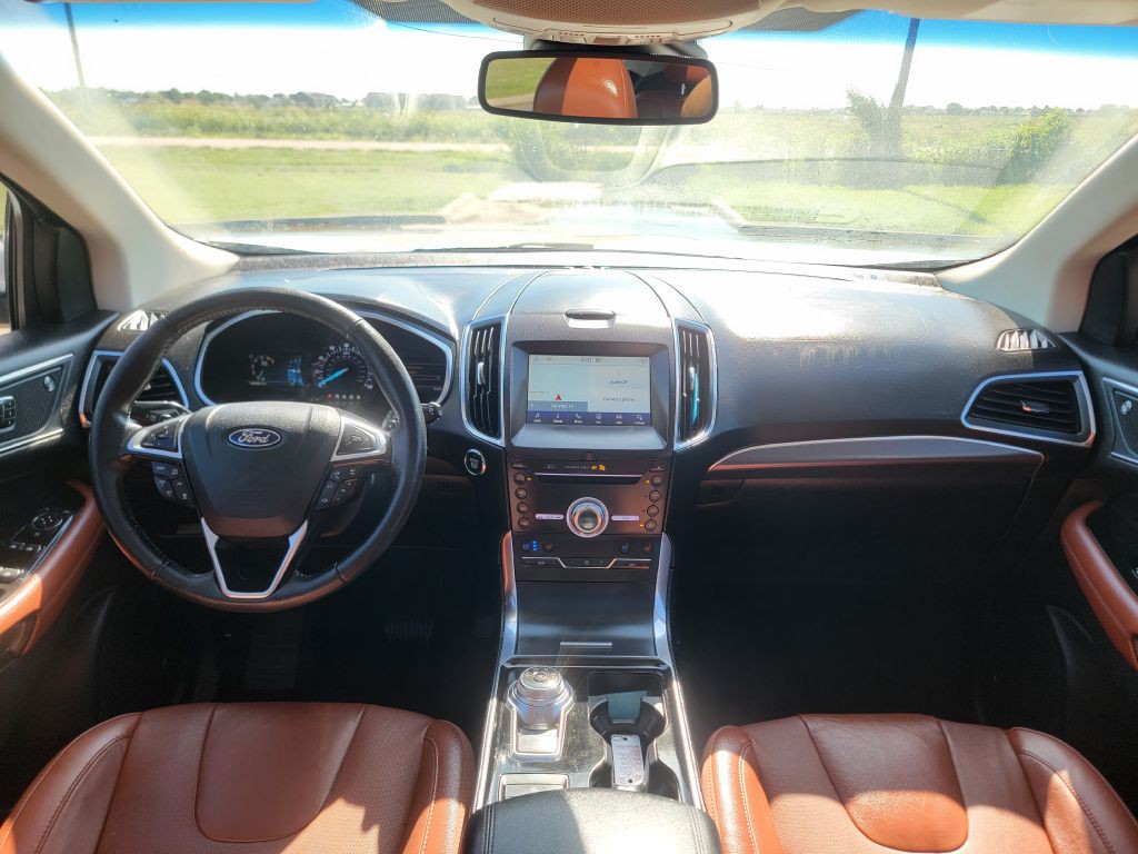 2019 Ford Edge Image 17