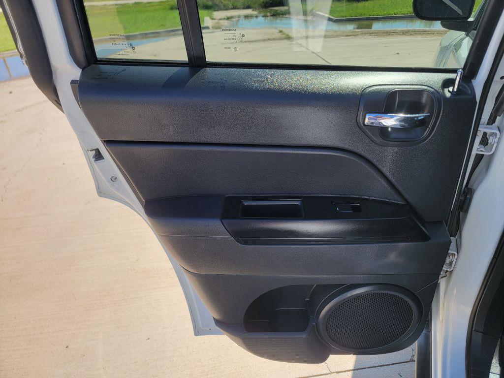 2012 Jeep Compass Image 10