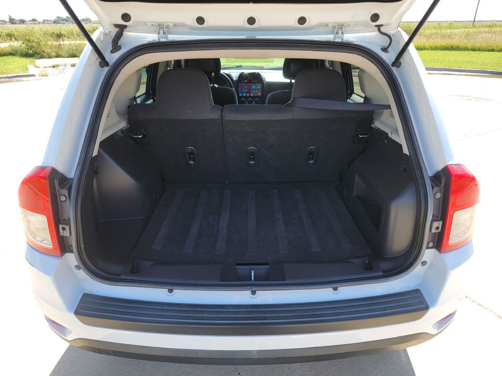 2012 Jeep Compass Image 11
