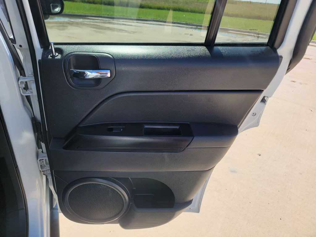 2012 Jeep Compass Image 13
