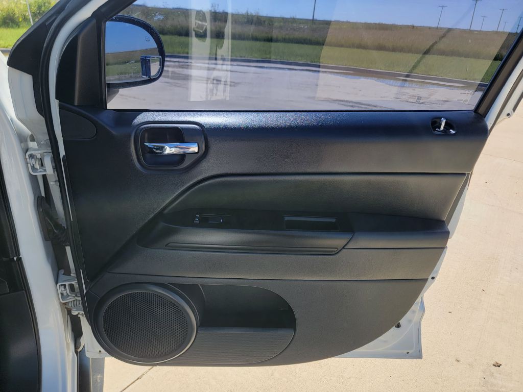 2012 Jeep Compass Image 15