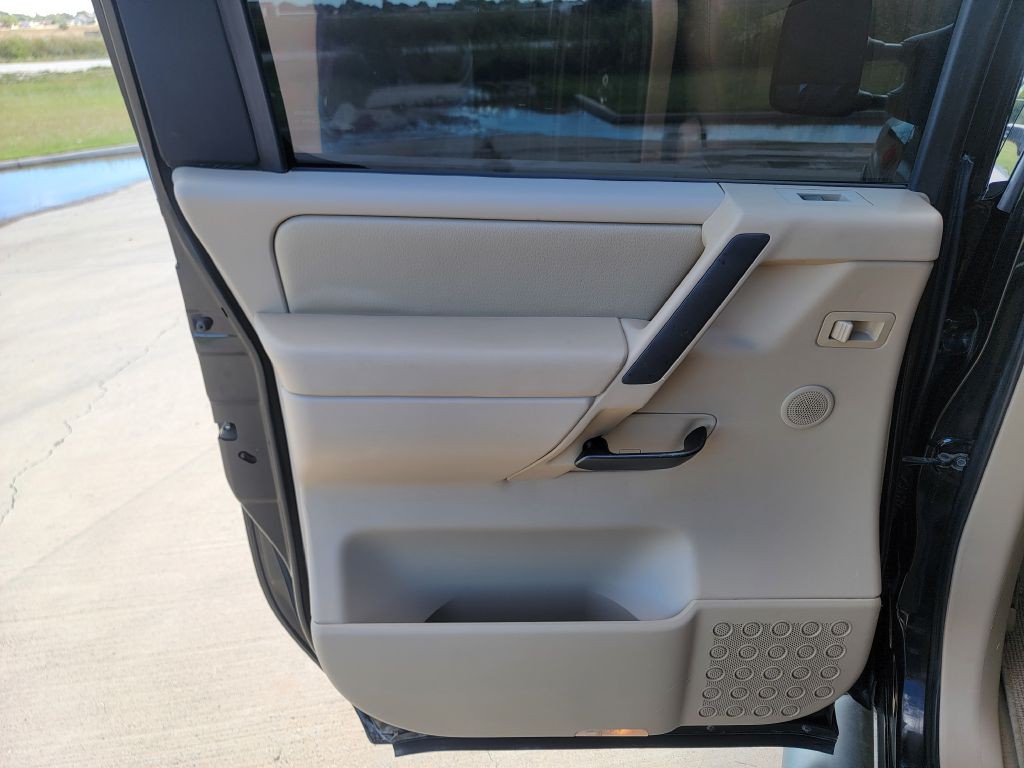 2008 Nissan Titan Image 10