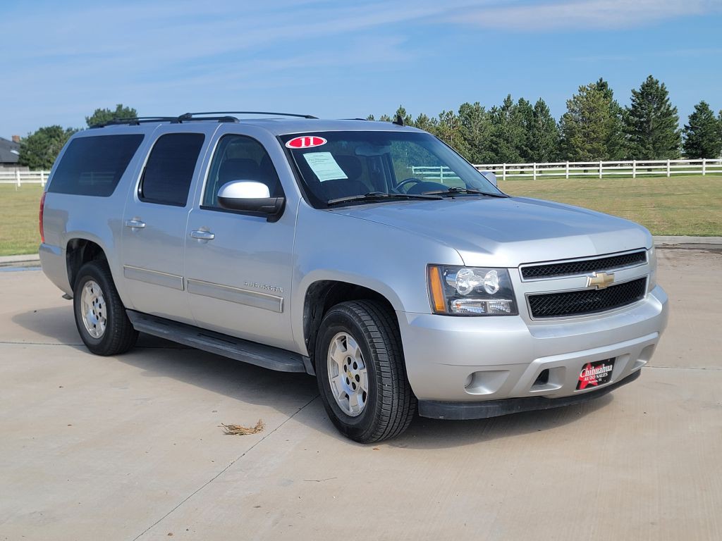 2011 Chevrolet Suburban Image 2