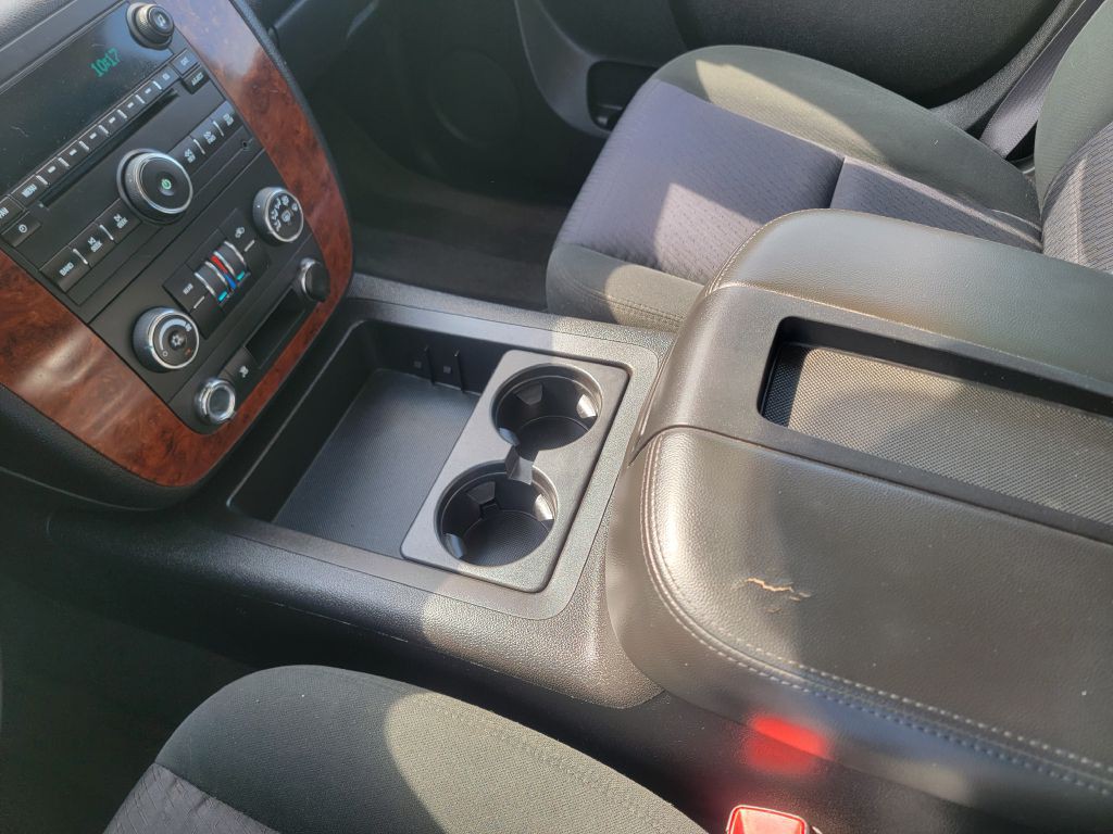 2011 Chevrolet Suburban Image 22