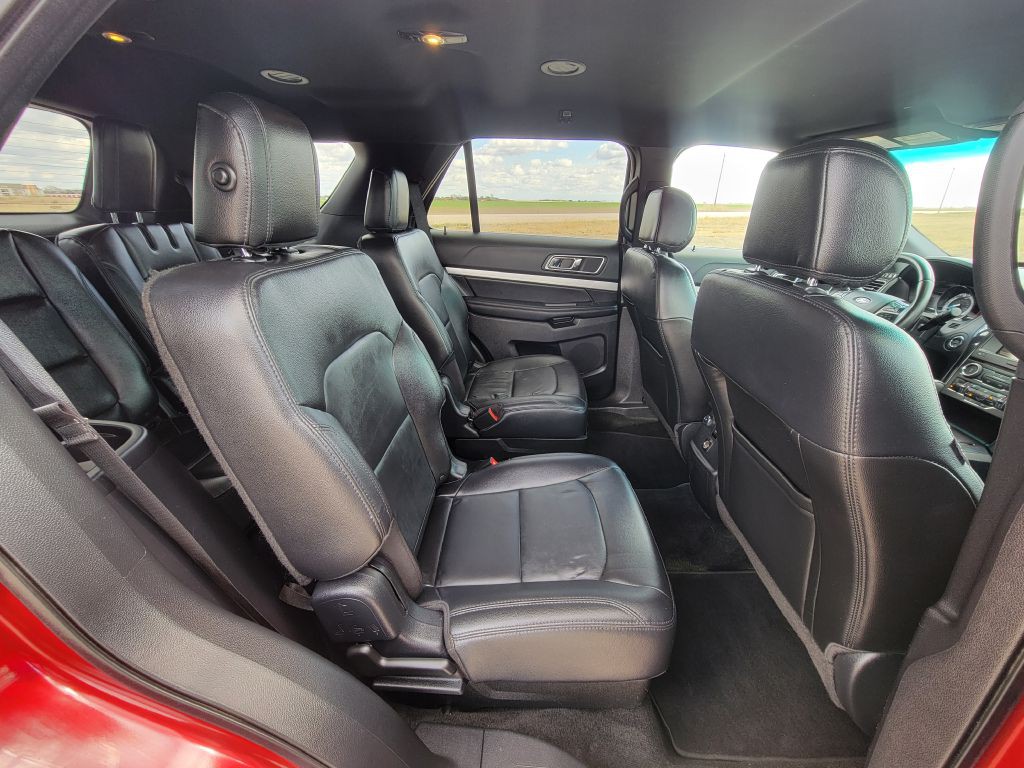 2016 Ford Explorer Image 13