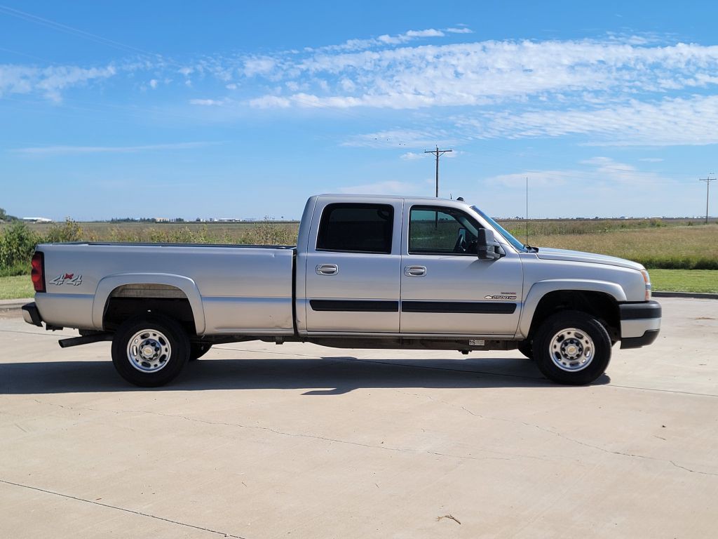 2004 Chevrolet Silverado 1500 Image 3
