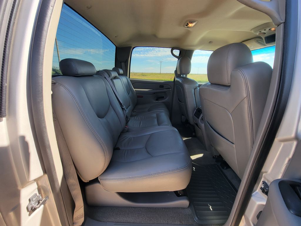 2004 Chevrolet Silverado 1500 Image 11