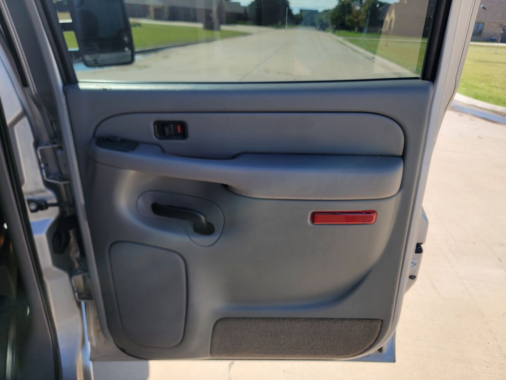 2004 Chevrolet Silverado 1500 Image 12