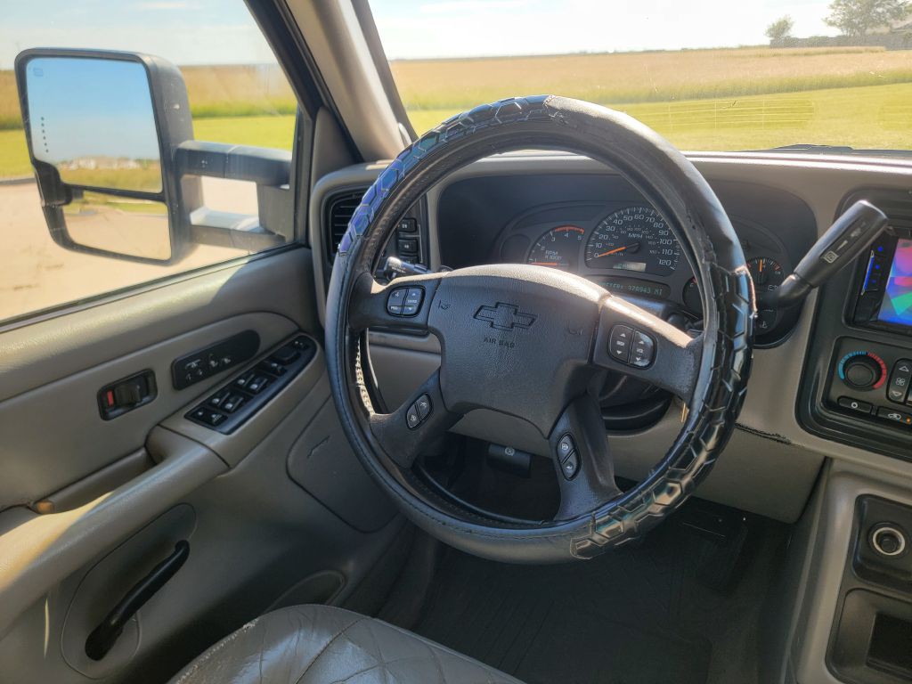 2004 Chevrolet Silverado 1500 Image 17