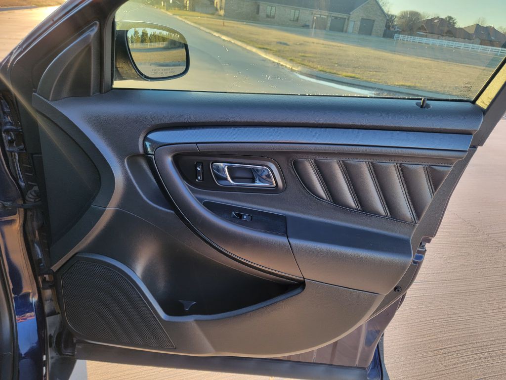 2011 Ford Taurus Image 14