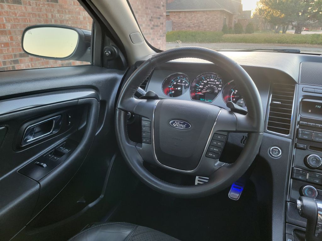 2011 Ford Taurus Image 17