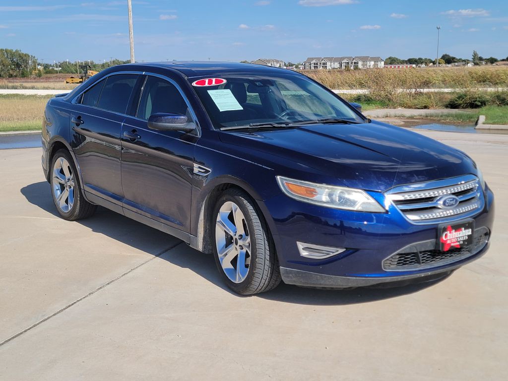 2011 Ford Taurus Image 2