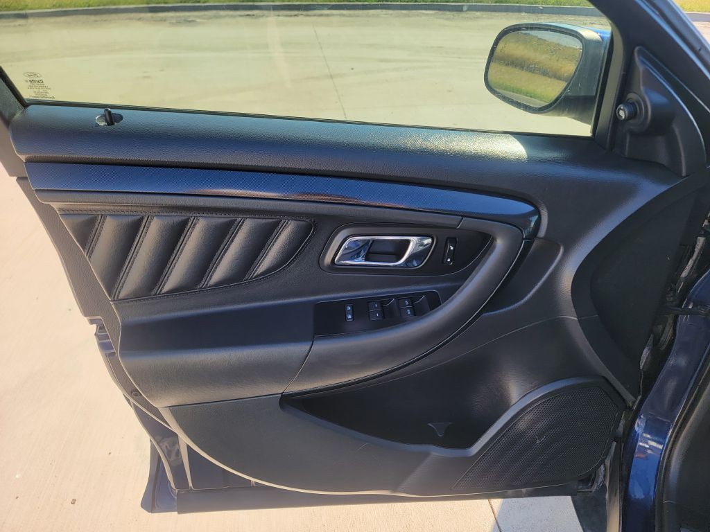 2011 Ford Taurus Image 8