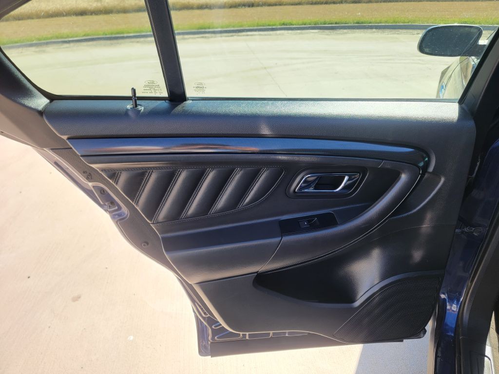 2011 Ford Taurus Image 10