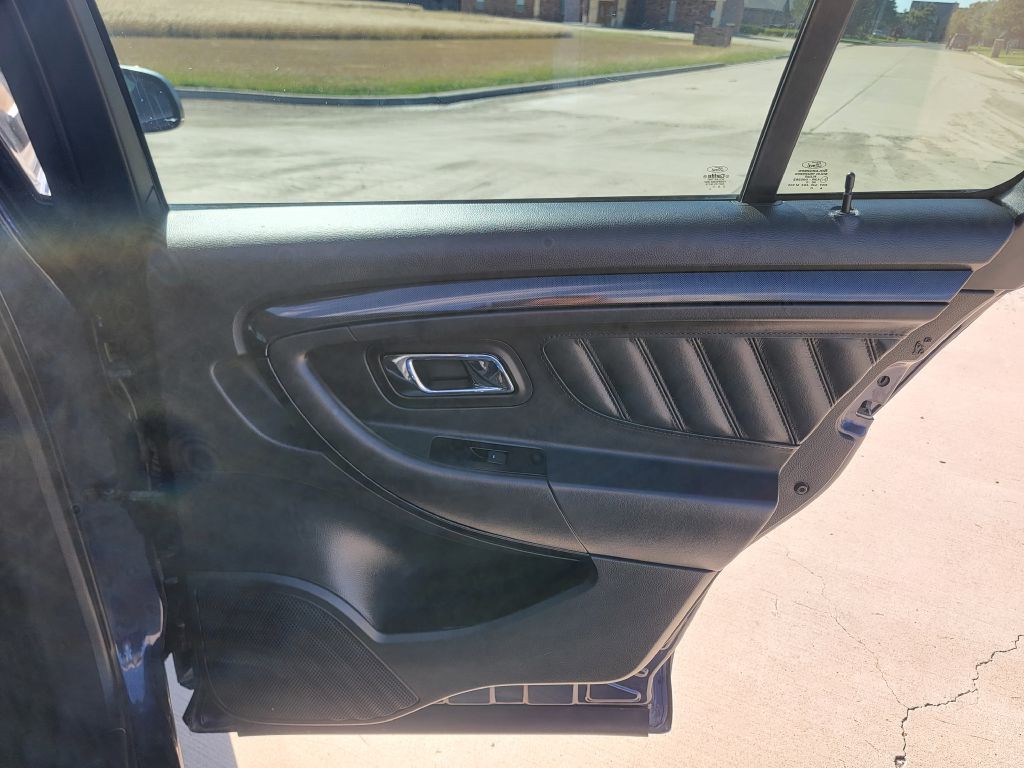 2011 Ford Taurus Image 12