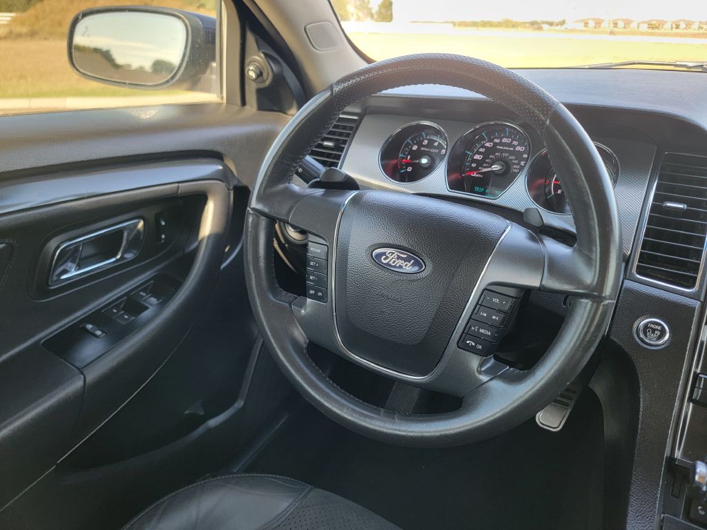 2011 Ford Taurus Image 17