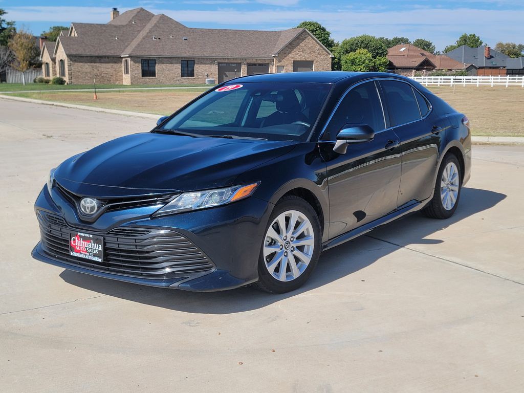 2019 Toyota Camry Image 1