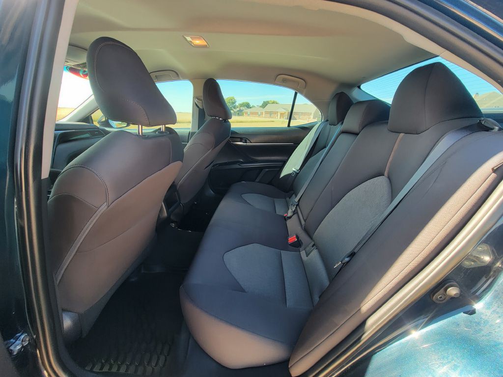 2019 Toyota Camry Image 9