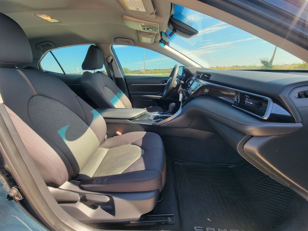 2019 Toyota Camry Image 13
