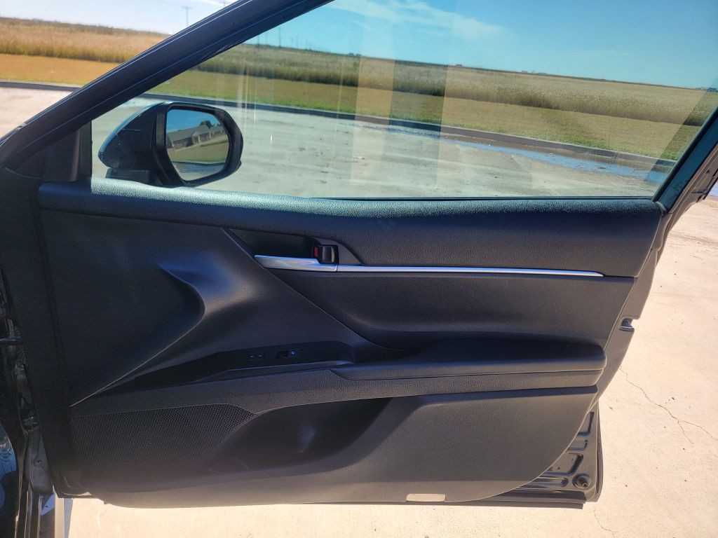 2019 Toyota Camry Image 14