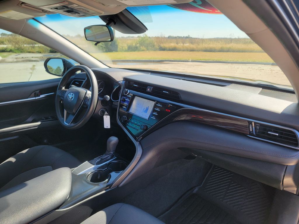 2019 Toyota Camry Image 15