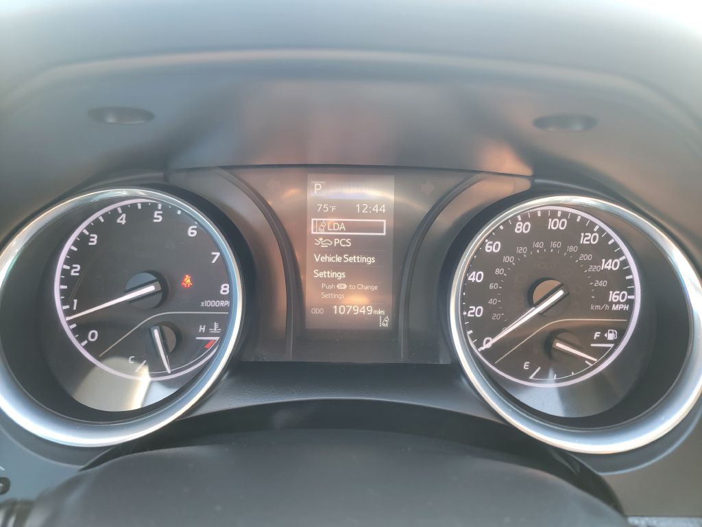 2019 Toyota Camry Image 18