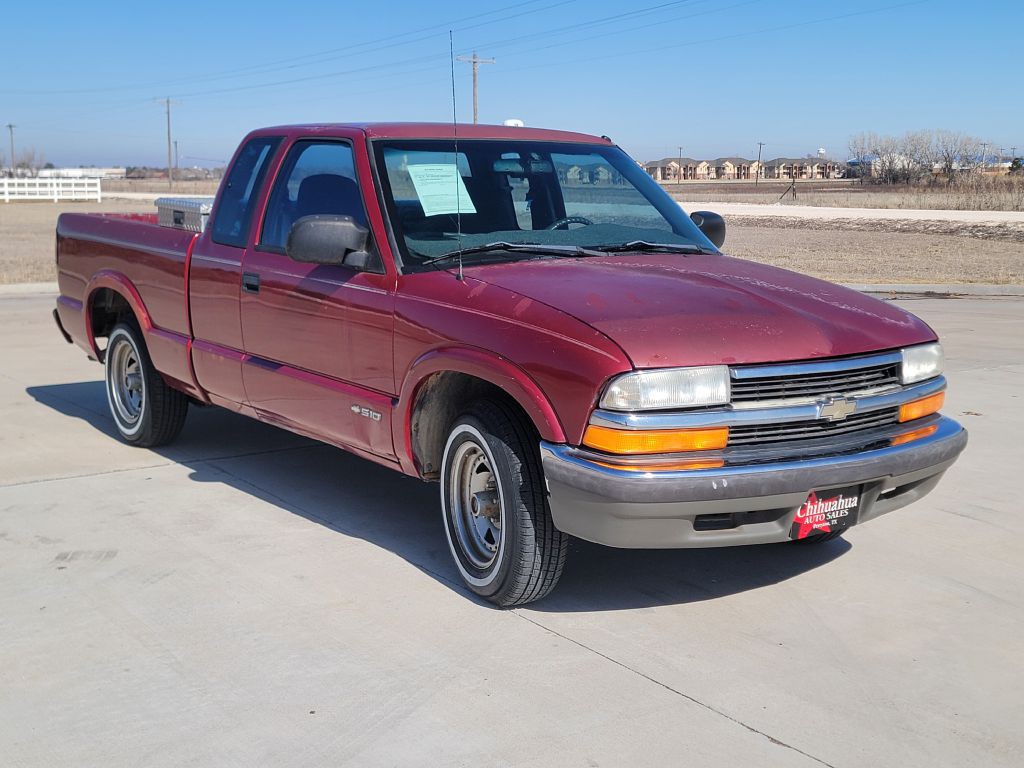 1998 Chevrolet S10 Image 2