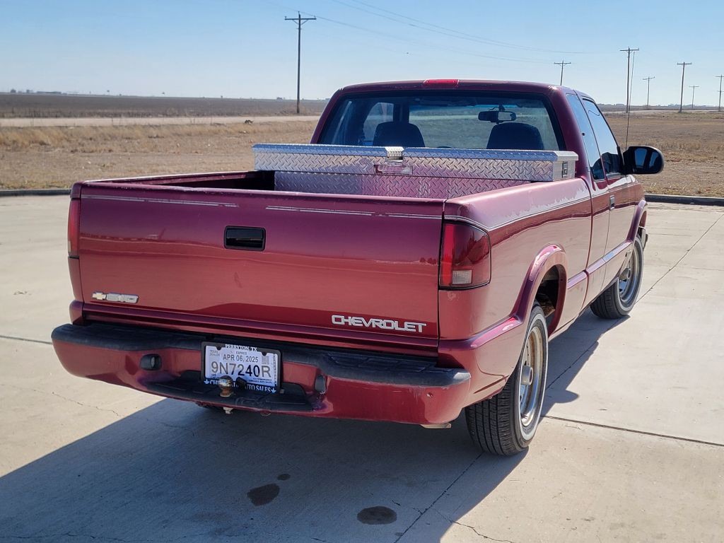 1998 Chevrolet S10 Image 4