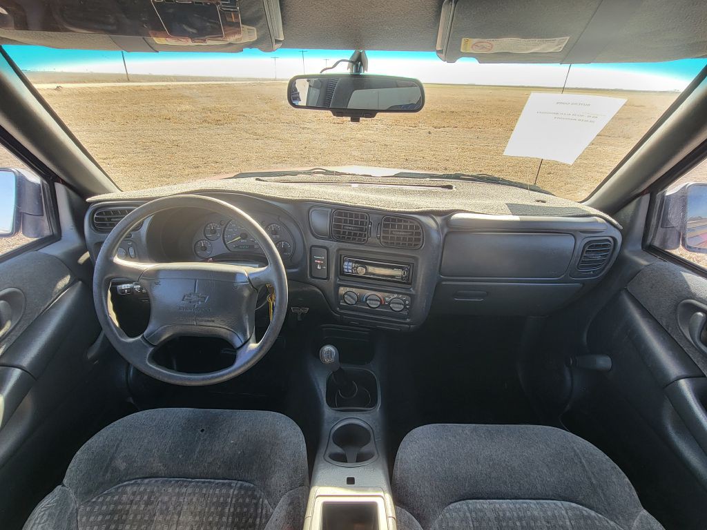 1998 Chevrolet S10 Image 12