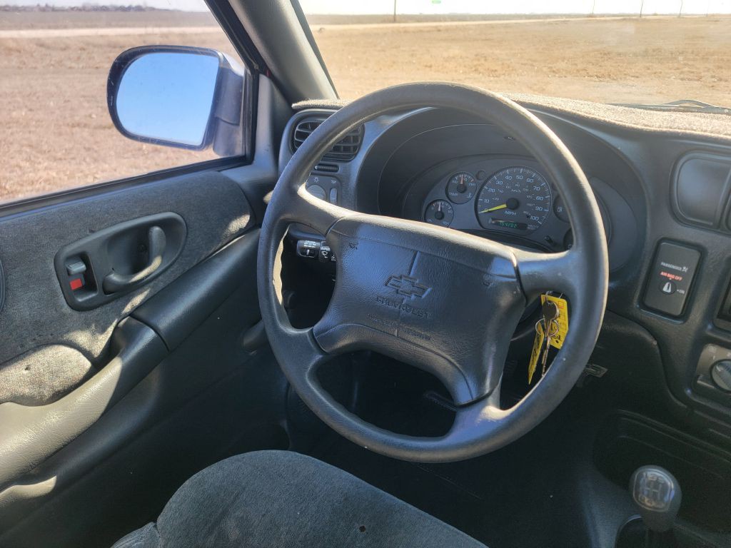 1998 Chevrolet S10 Image 13