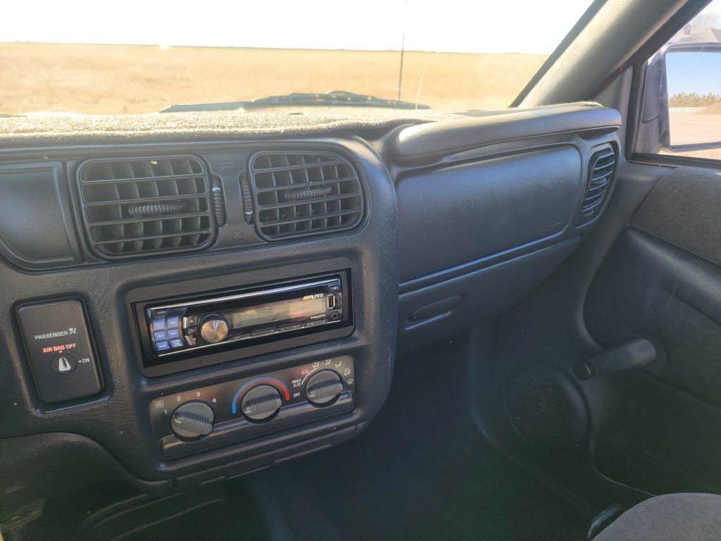 1998 Chevrolet S10 Image 15