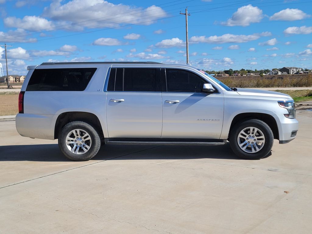 2018 Chevrolet Suburban Image 3