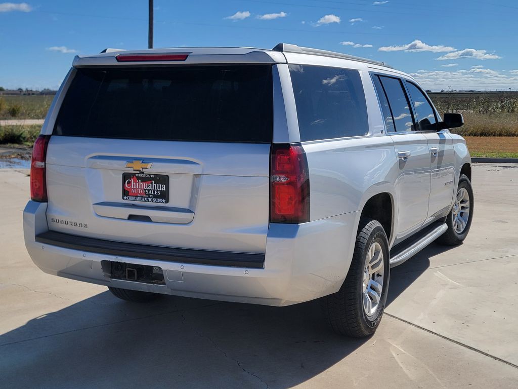 2018 Chevrolet Suburban Image 4