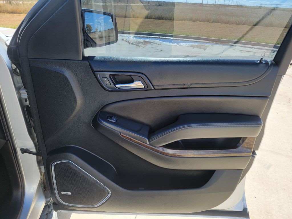 2018 Chevrolet Suburban Image 16