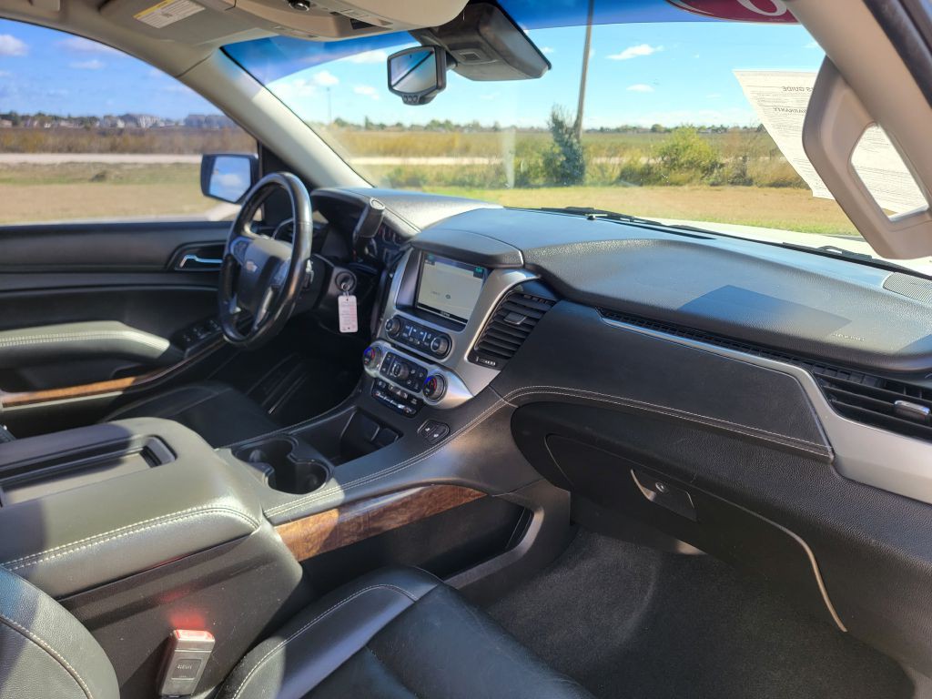 2018 Chevrolet Suburban Image 17