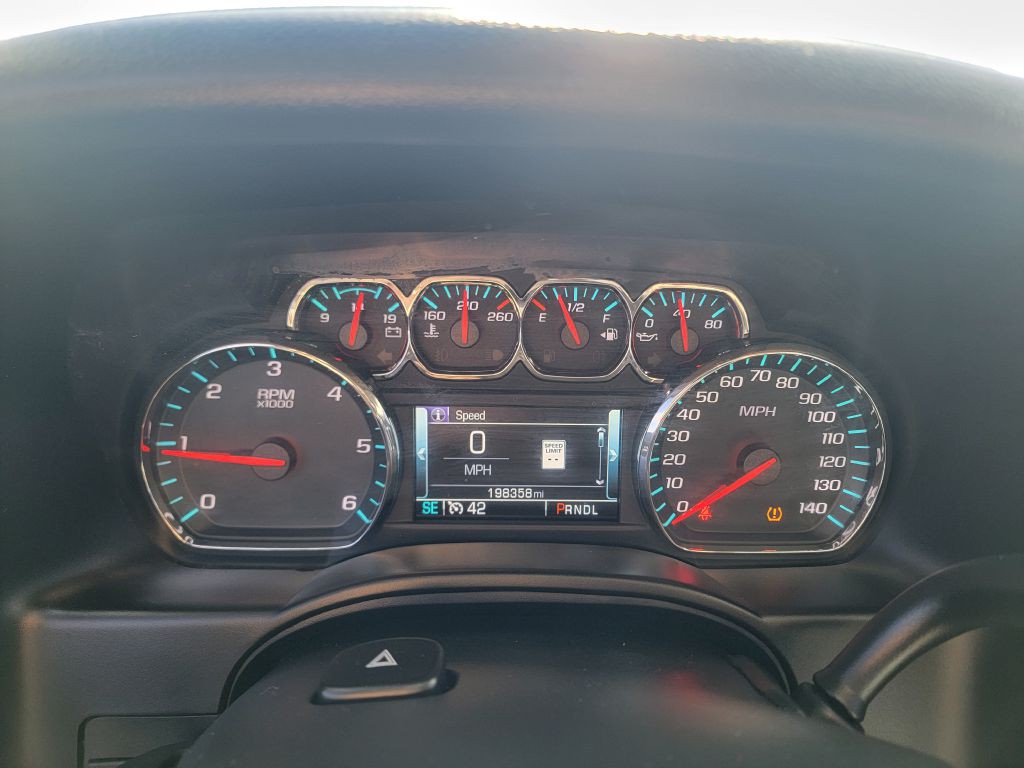 2018 Chevrolet Suburban Image 20