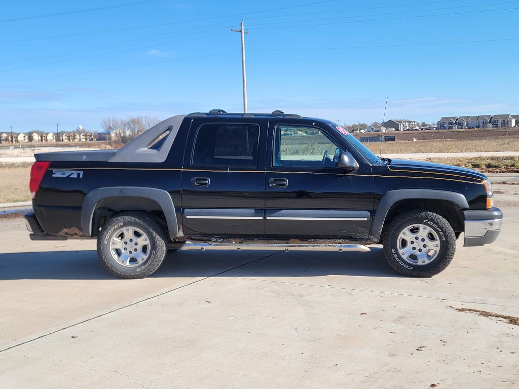 2003 Chevrolet Avalanche Image 3