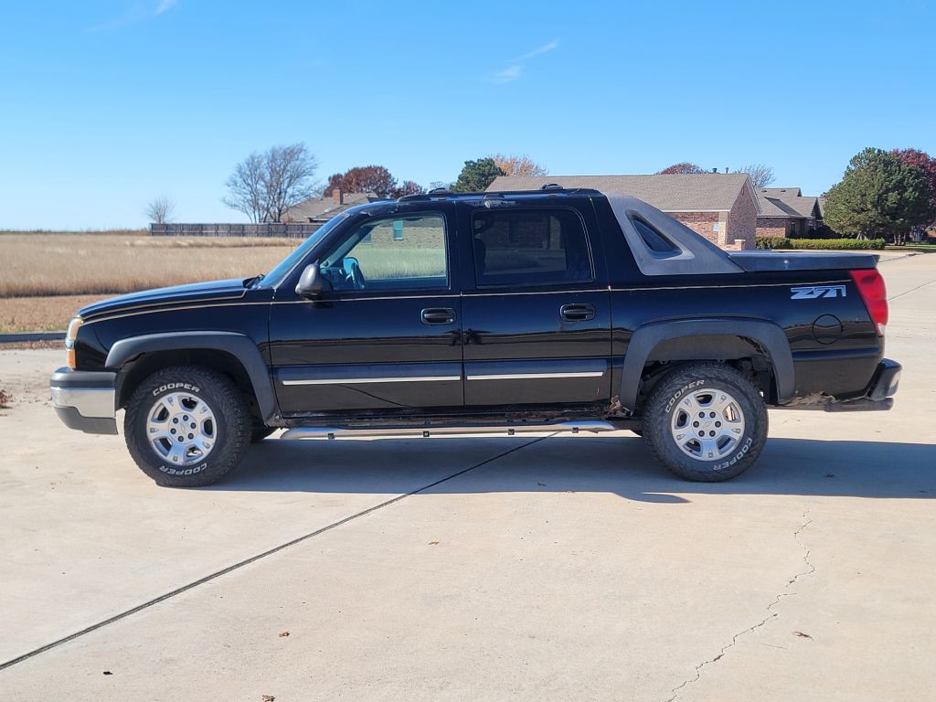 2003 Chevrolet Avalanche Image 6