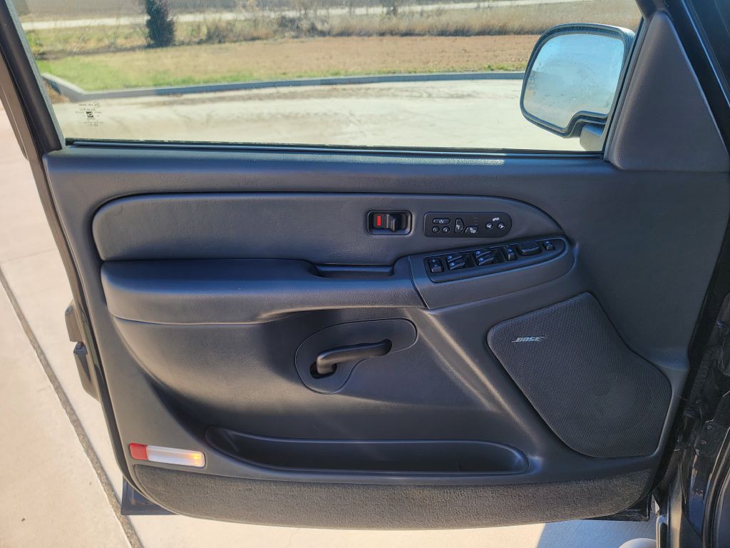 2003 Chevrolet Avalanche Image 8