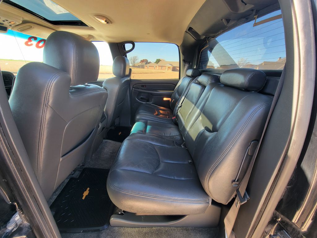 2003 Chevrolet Avalanche Image 9