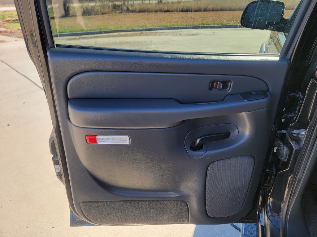 2003 Chevrolet Avalanche Image 10