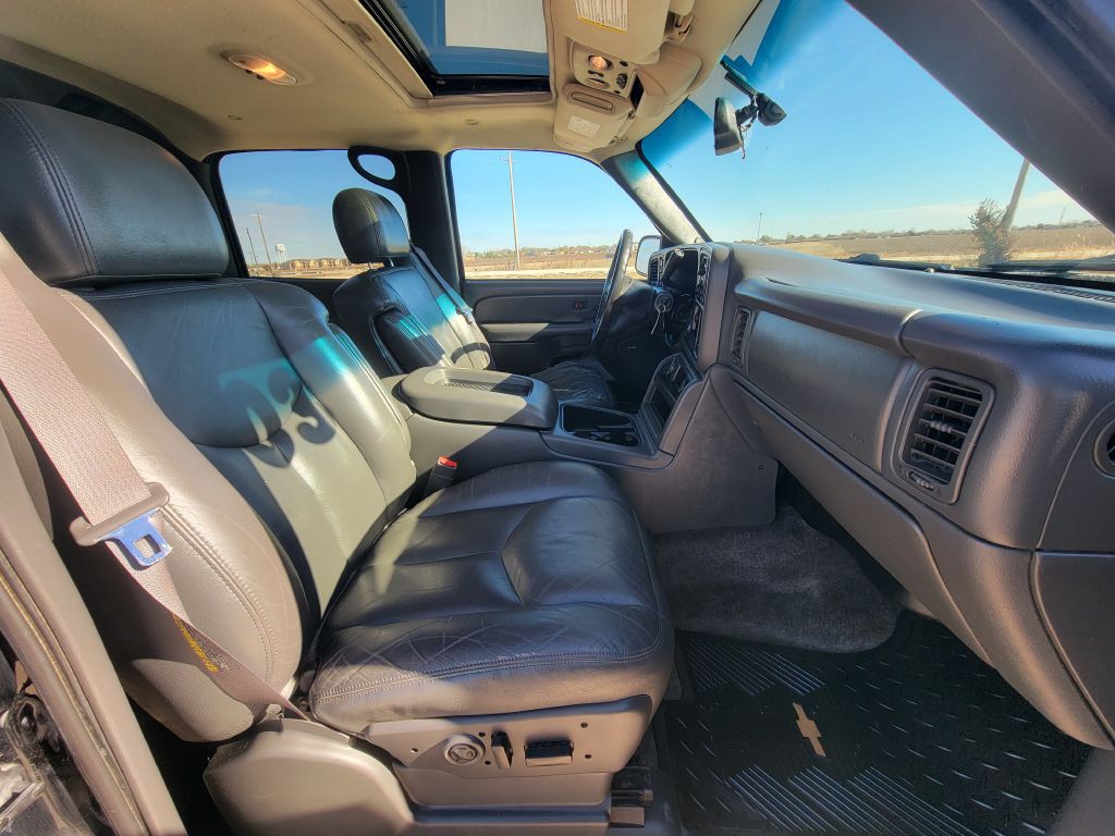 2003 Chevrolet Avalanche Image 13