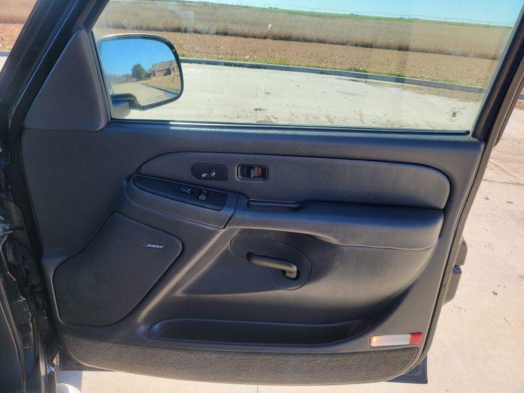 2003 Chevrolet Avalanche Image 14