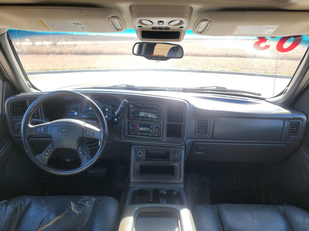 2003 Chevrolet Avalanche Image 16
