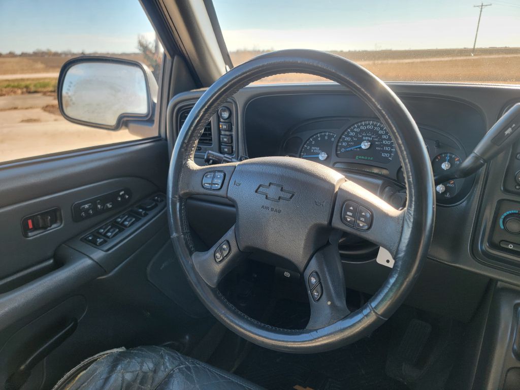 2003 Chevrolet Avalanche Image 17