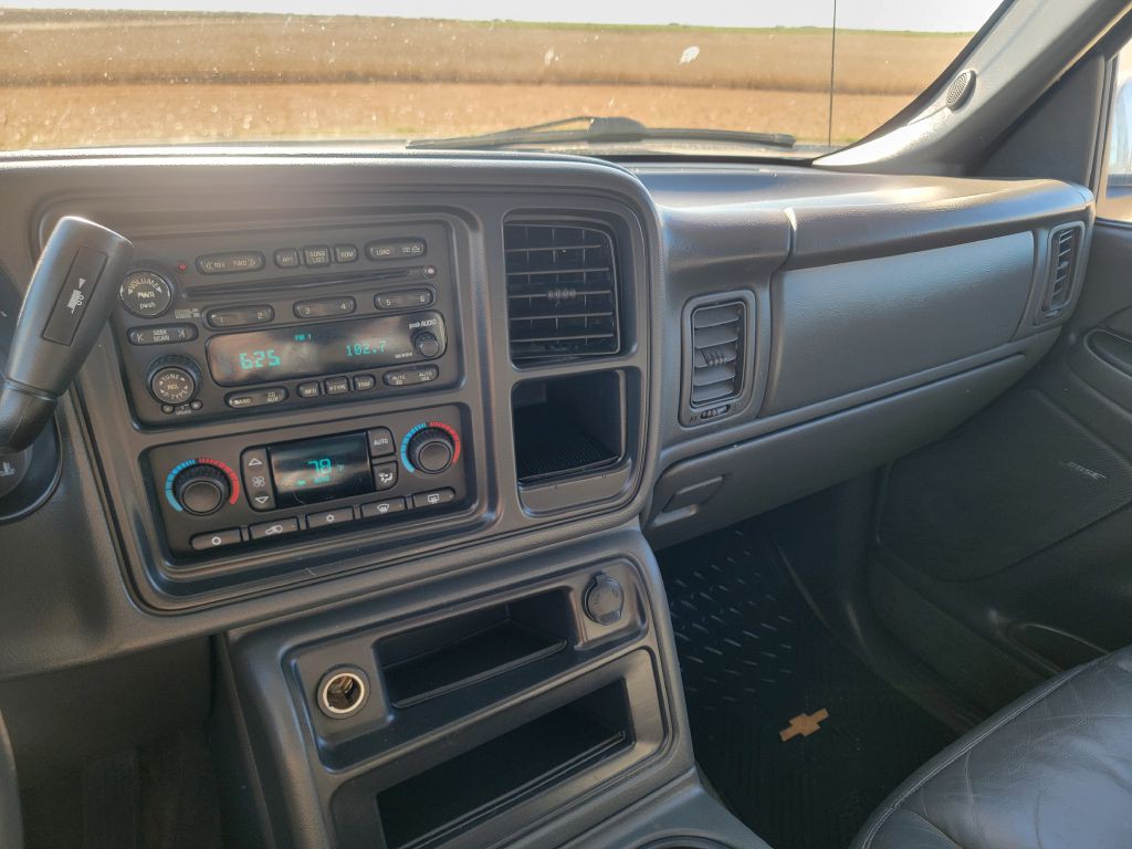 2003 Chevrolet Avalanche Image 19