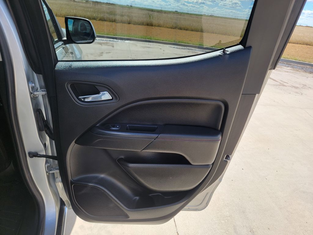 2017 GMC Canyon Image 12